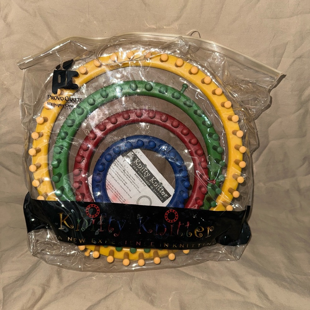 Craft Knifty Knitter Round Loom Set - Yellow, Green, Red, Blue